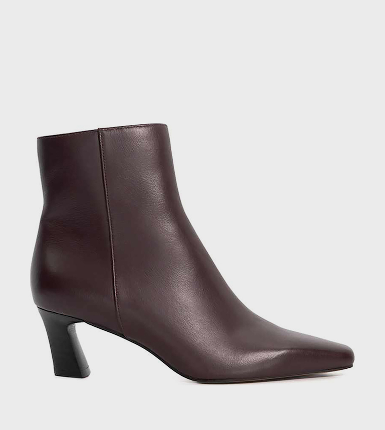 OVERLY Solid Heeled Chisel Boots