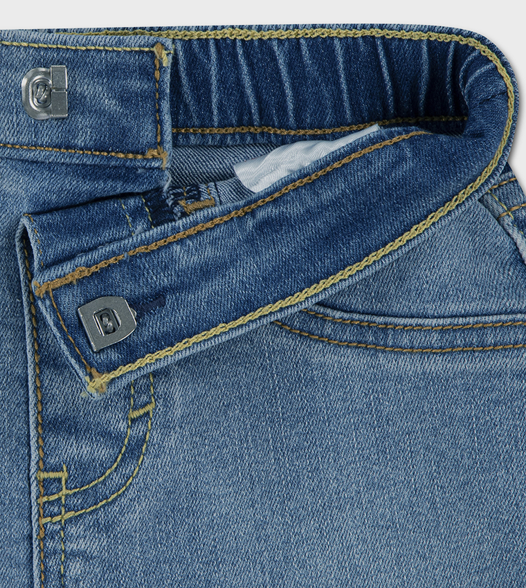 تيشيرت أطفال كم قصير بطبعة مع شورت جينز