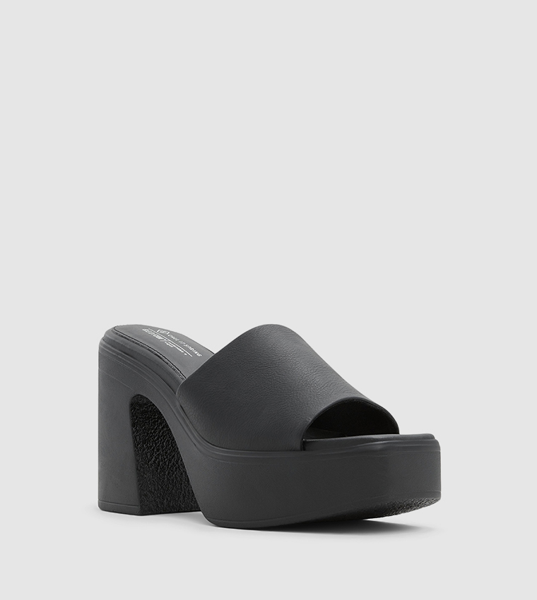 Palomaa Block Heel Sandal