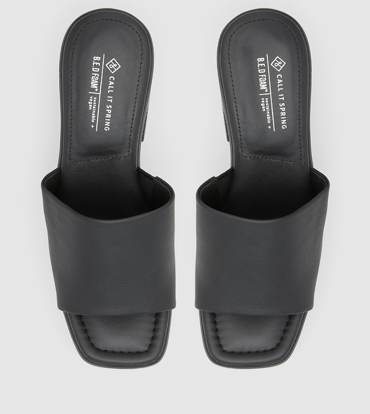 Palomaa Block Heel Sandal
