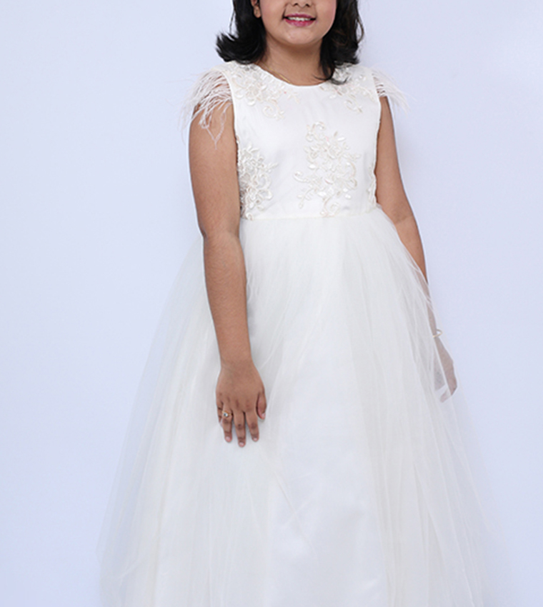 Lace Detail Sleeveless Tulle Gown