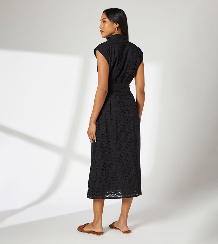 فستان قميص ميدي بأكمام قصيرة وحزام 