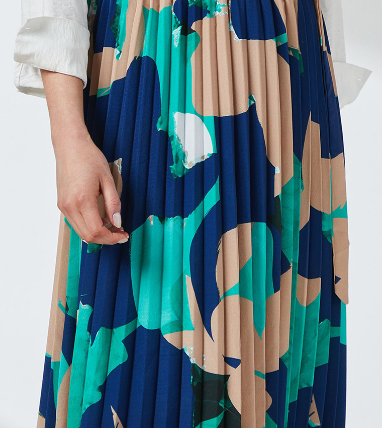 Abstract Print Pleated Crepe Midi Skirt