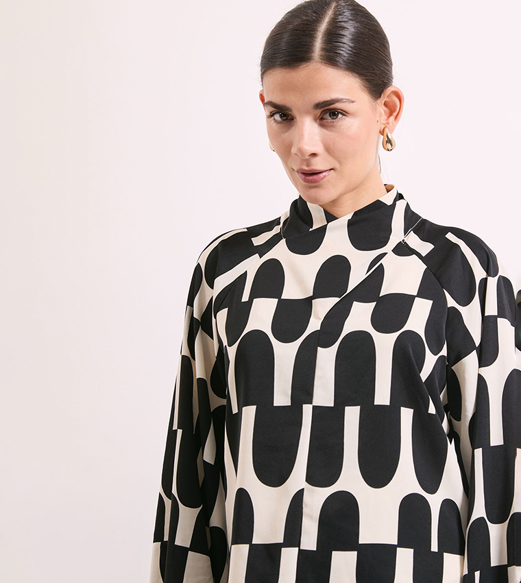 Printed Twist Neck Blouson Sleeves Top