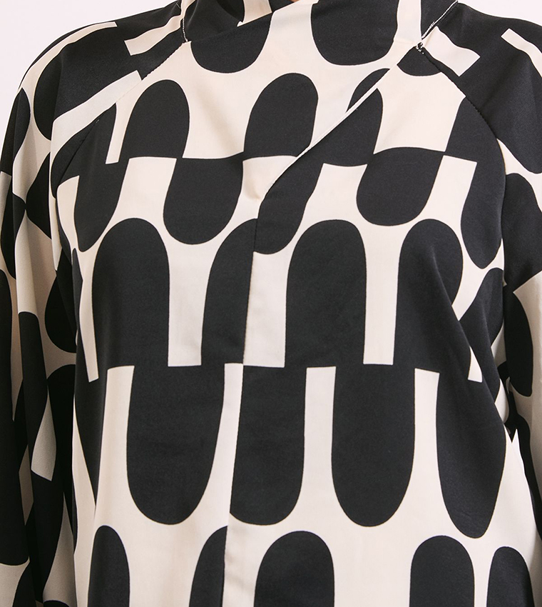 Printed Twist Neck Blouson Sleeves Top