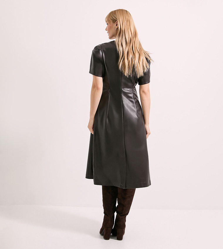 فستان ميدي فلير بياقة V 