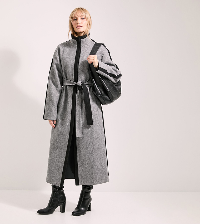 جاكيت بياقة عالية