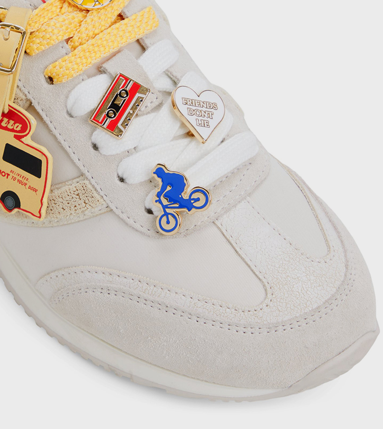 PINEAPPLEPIZZA Charms Lace Up Sneakers