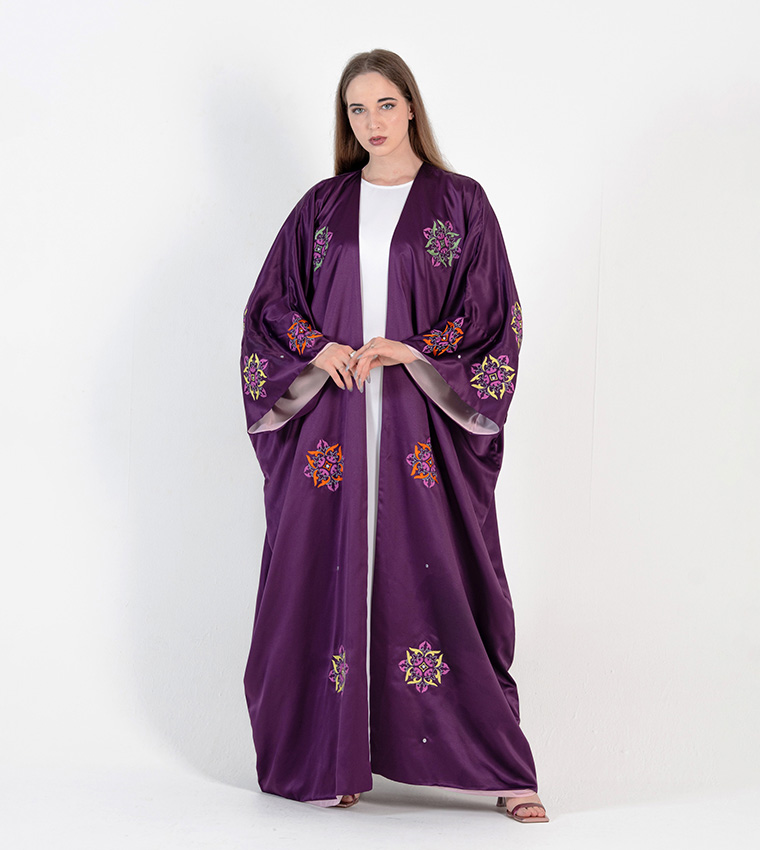 عباية بشت بأكمام طويلة وتطريز 
