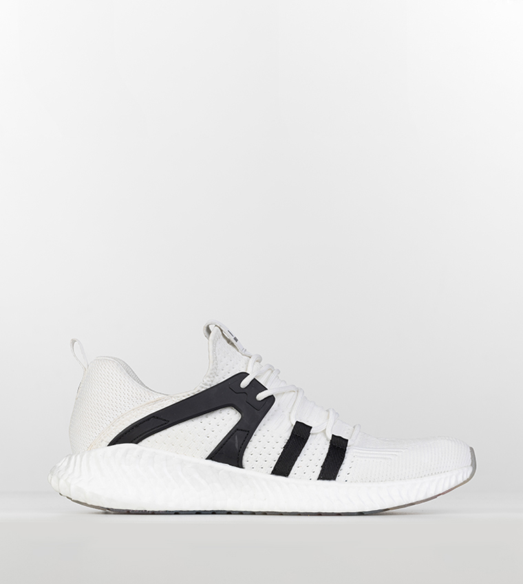 Power 2.5 Lace-Up Running Shoes