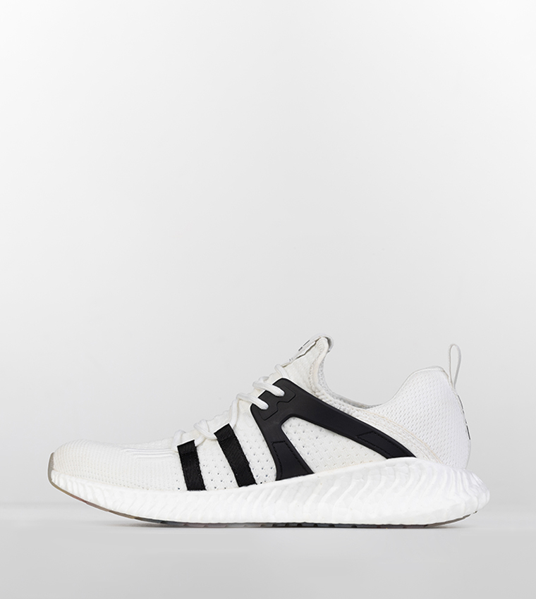 Power 2.5 Lace-Up Running Shoes