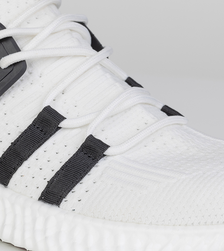 Power 2.5 Lace-Up Running Shoes
