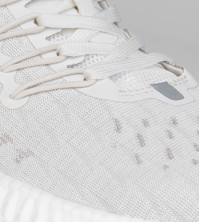 Power 3.0 Lace-Up Running Shoes