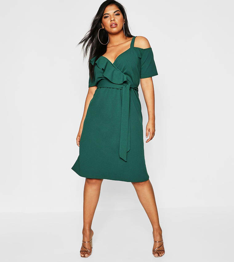Buy Boohoo Plunge Ruffle Belt Midi Dress In Green | 6thstreet Qatar