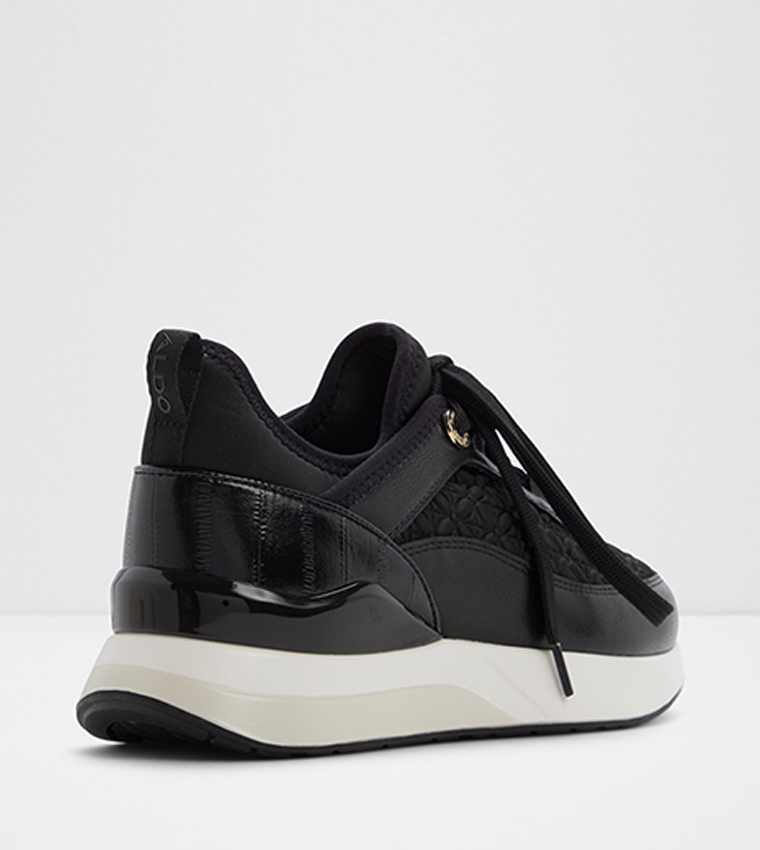 QUILTYN Round Toe Runner Sneakers