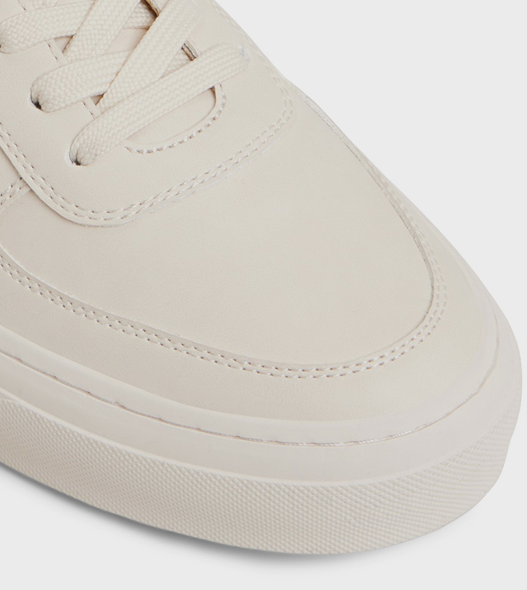 REGUS Lace-Up Sneakers
