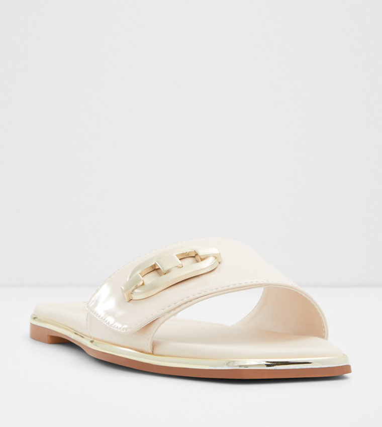 REMILA Accessory Detail Flat Sandals