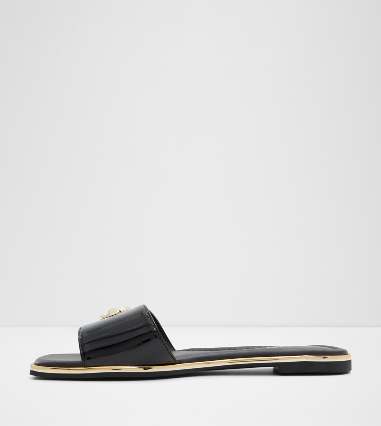 REMILA Accessory Detail Flat Sandals