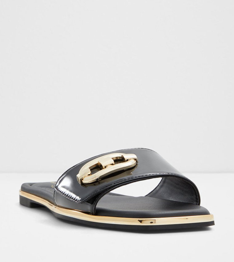 REMILA Accessory Detail Flat Sandals