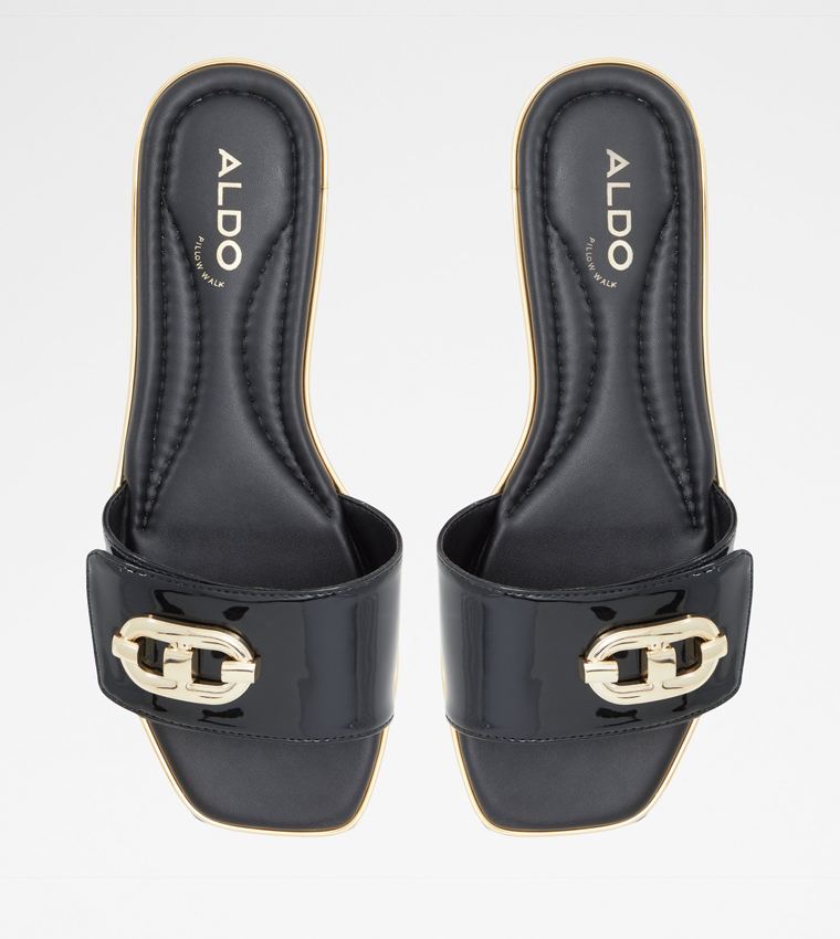 REMILA Accessory Detail Flat Sandals