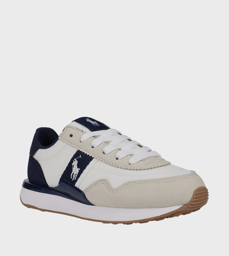 سنيكرز بألوان متباينة 