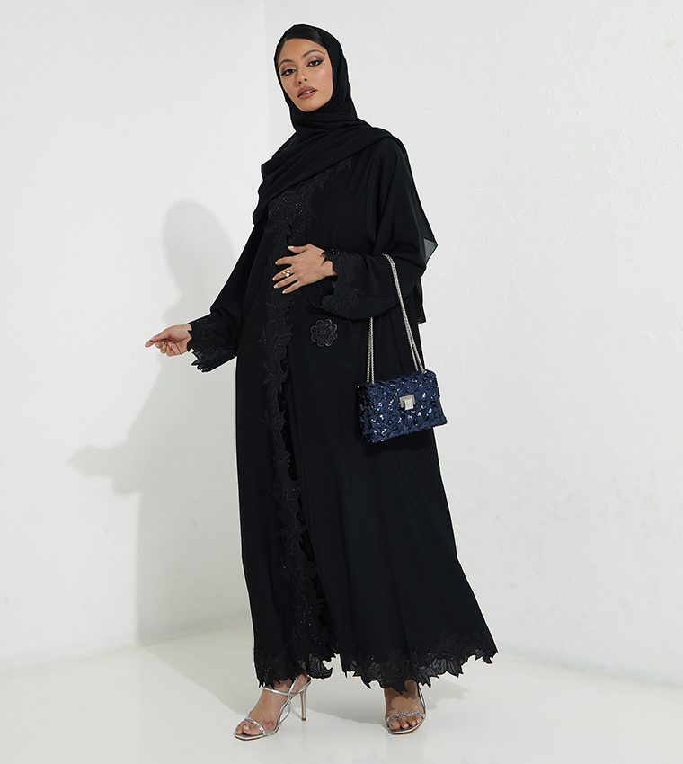 عباية مناسبات مطرزة يدويًا