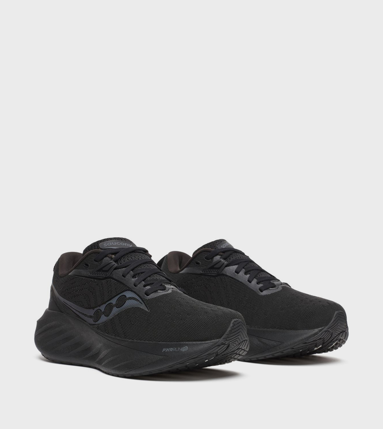 حذاء جري تريومف 22