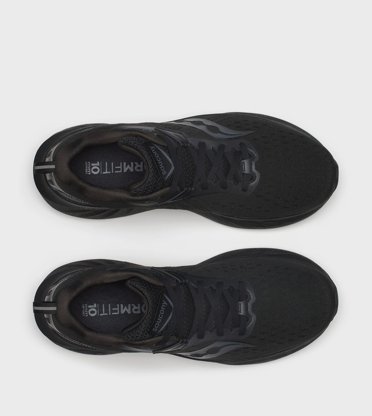 TRIUMPH 22 Running Shoes