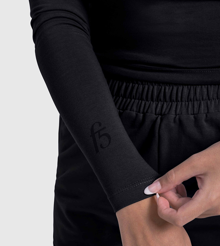 Essential Long Sleeves Crop Top