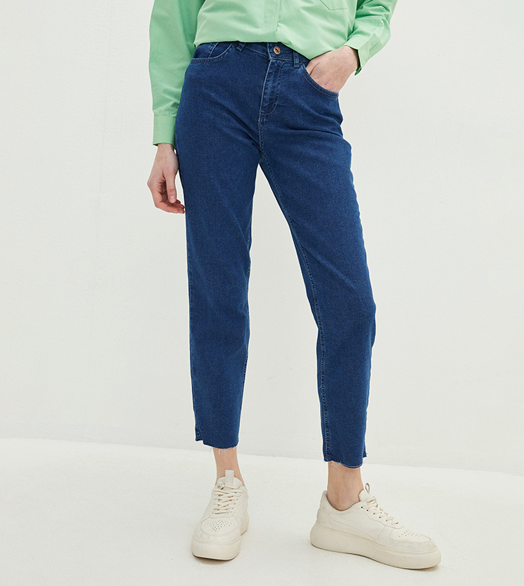 Modest top skinny jeans