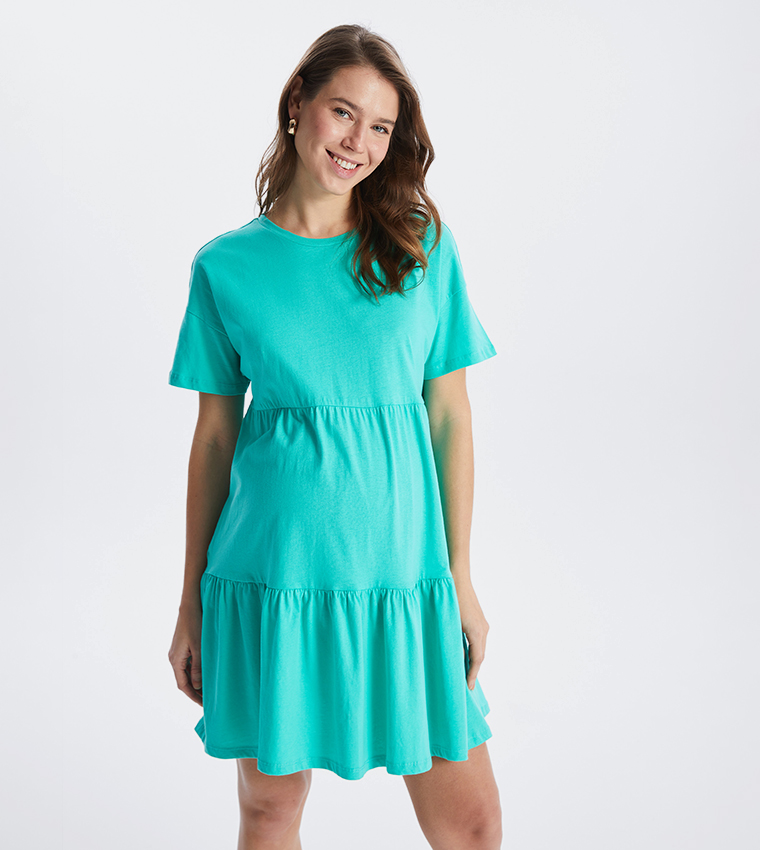 Solid Short Sleeves Tiered Maternity Dress