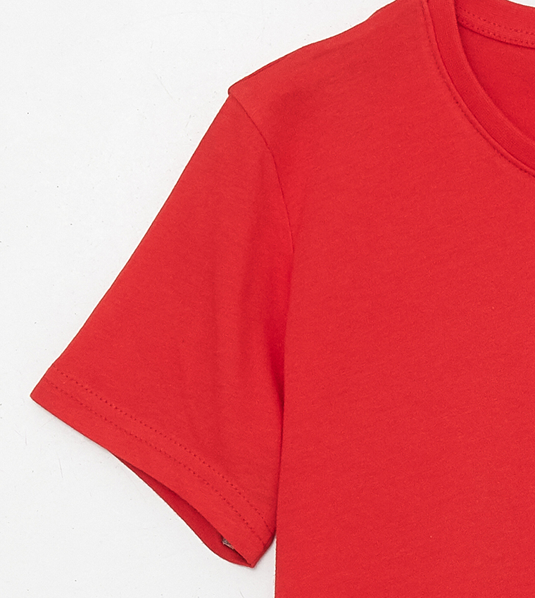 تيشيرت سادة بأكمام قصيرة 