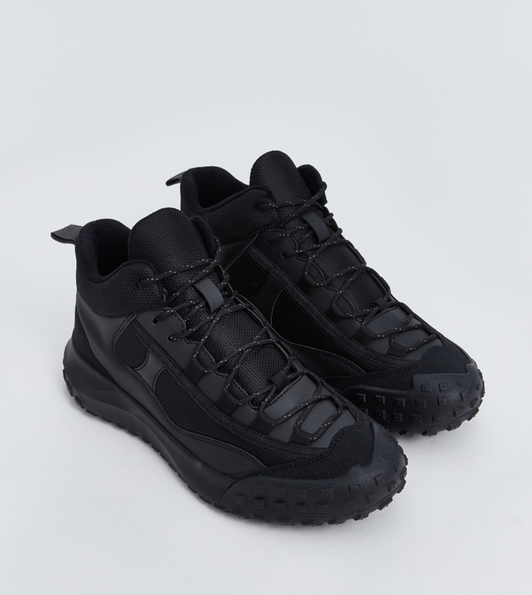 Lace Up Trekking Shoes