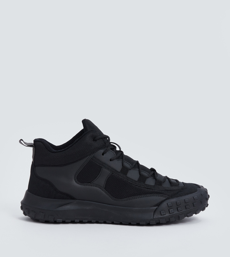 Lace Up Trekking Shoes
