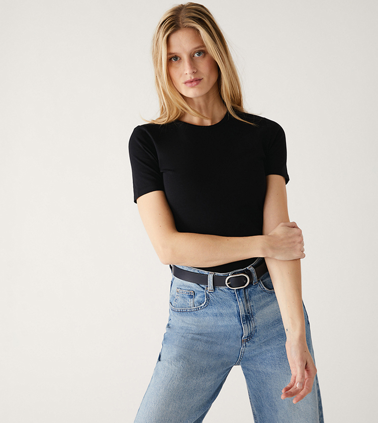 Thin black t store shirt