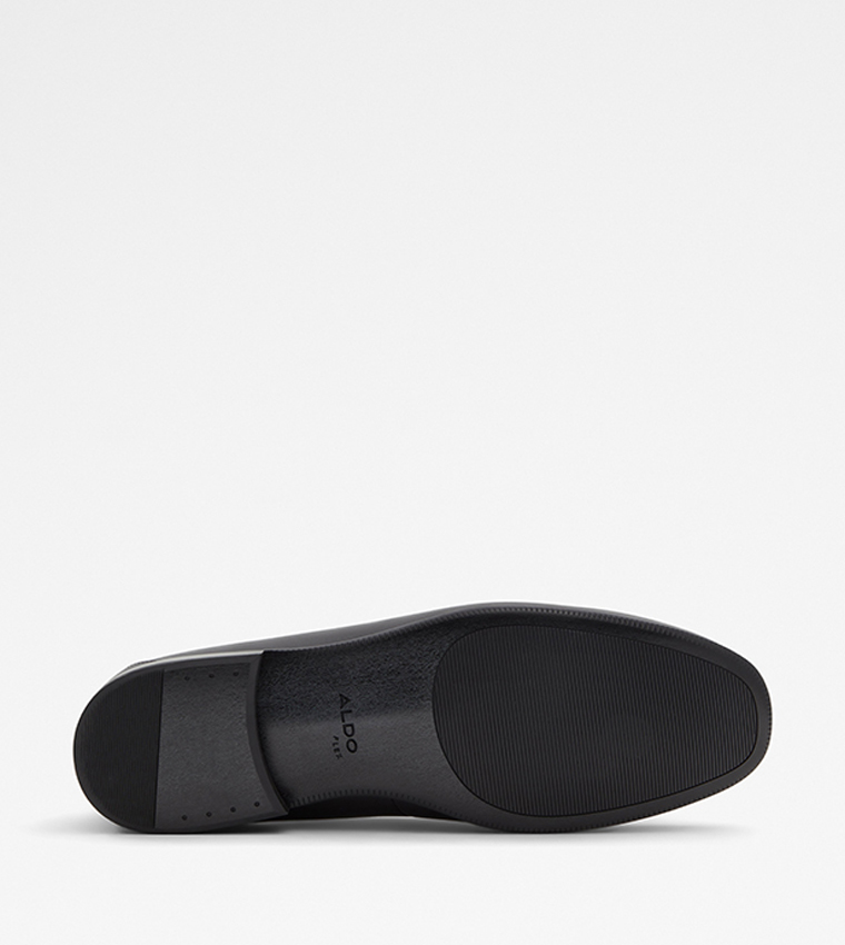SEQUEL Round Toe Loafers