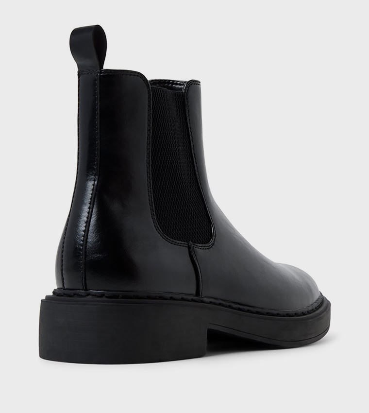 SHAFER Round Toe Chelsea Boots