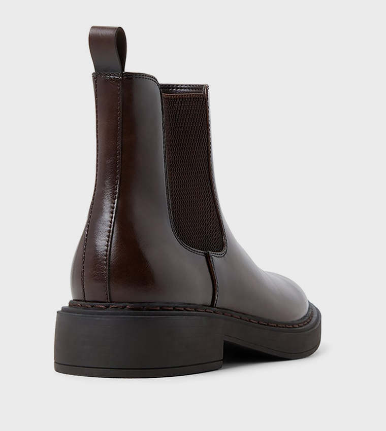 SHAFER Round Toe Chelsea Boots