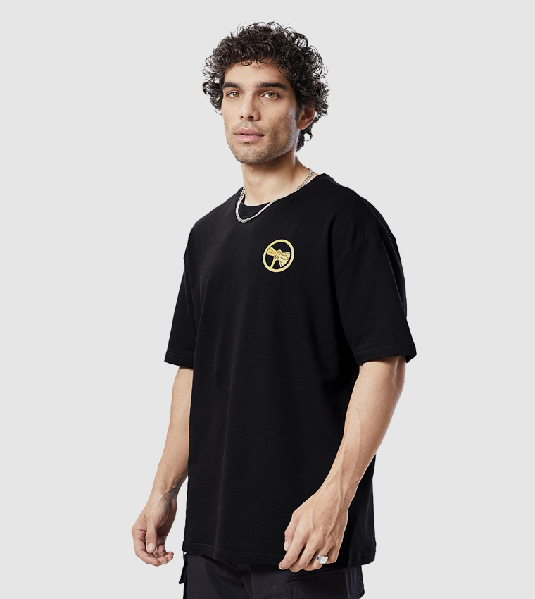 تيشيرت بقصة واسعة بطبعة ثور ميت ذا قود أوف ثندر  