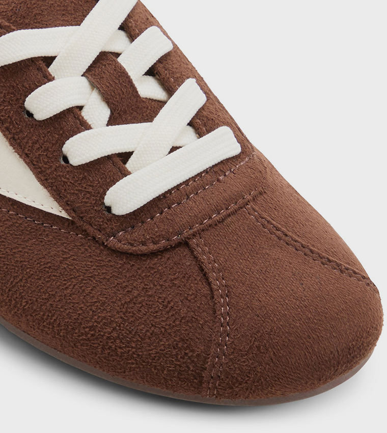 SOFIYA Round Toe Lace-Up Sneakers