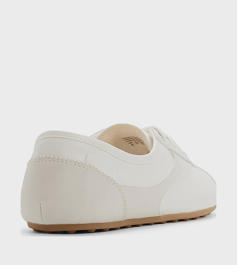 SOFIYA Round Toe Lace-Up Sneakers