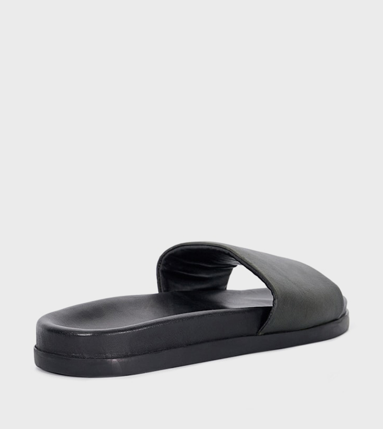 INCLINES Slide Sandals
