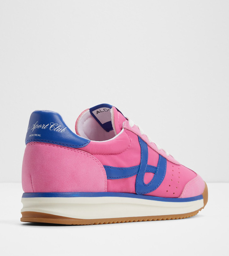 حذاء رياضي برباط وألوان متناسقة 