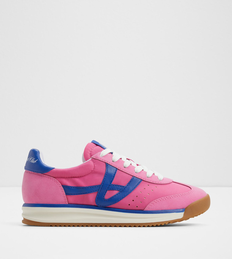 حذاء رياضي برباط وألوان متناسقة 