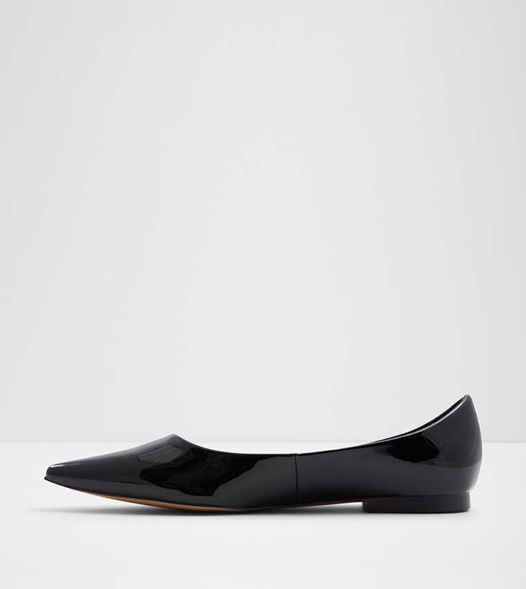 Latch pointed ballet flats outlet