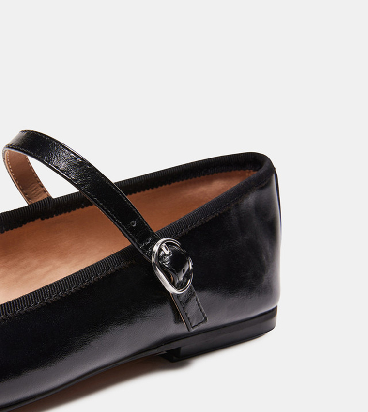 VINETTA Solid Mary Jane Shoes