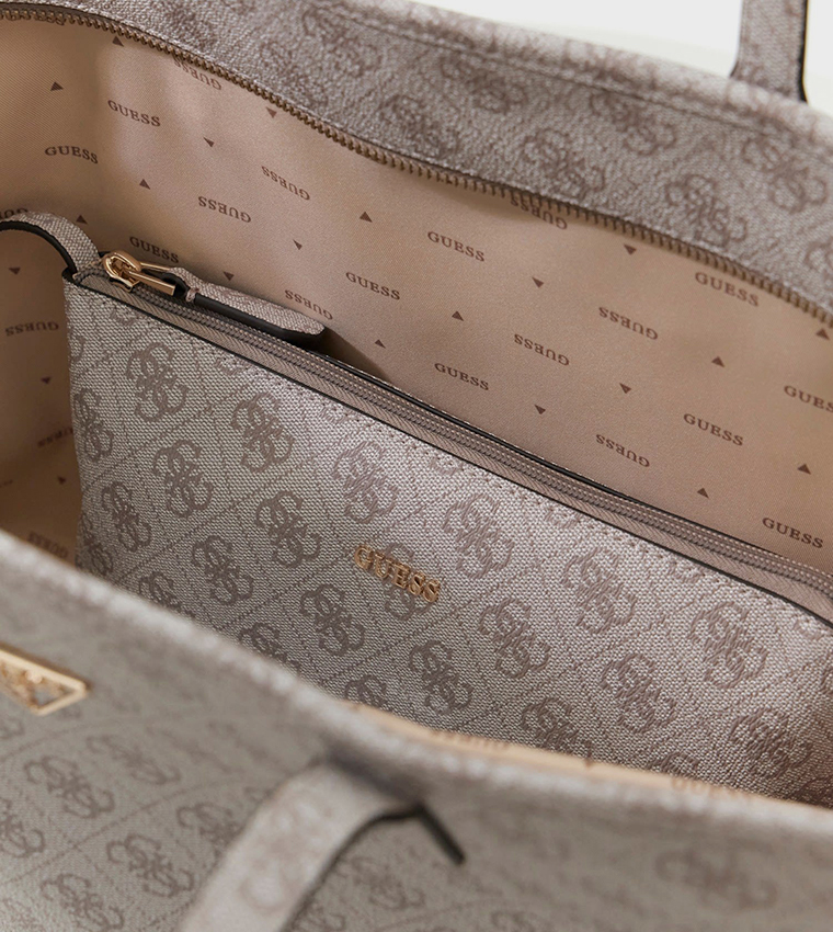 شنطة توت باور بلاي بنقشة شعار 