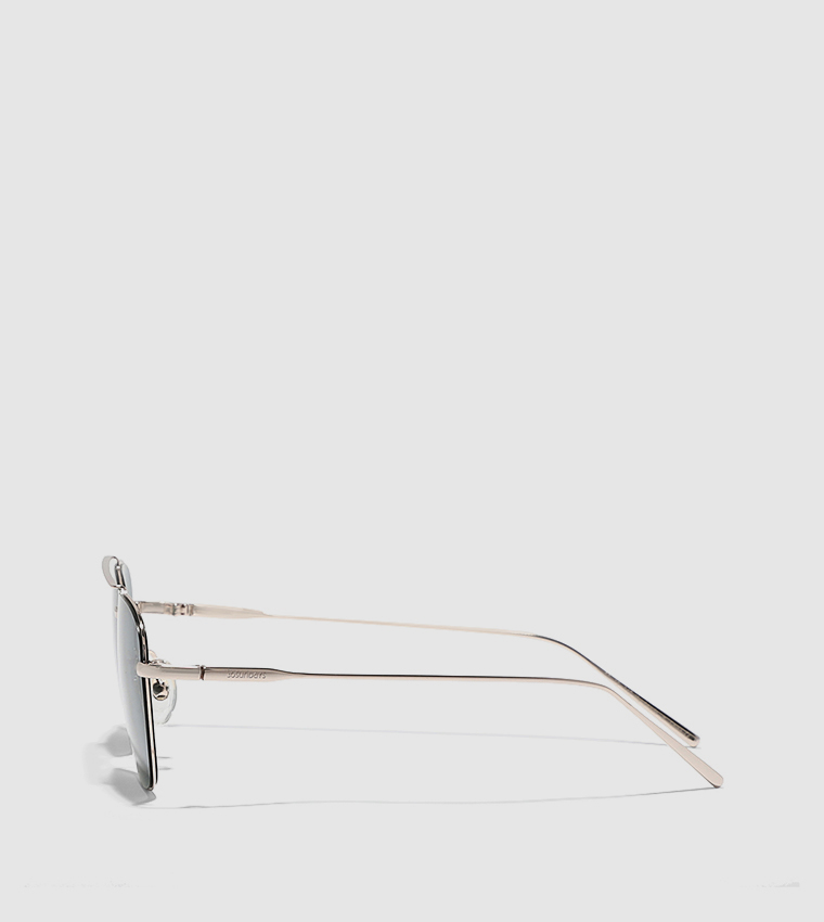 نظارة شمسية مربعة