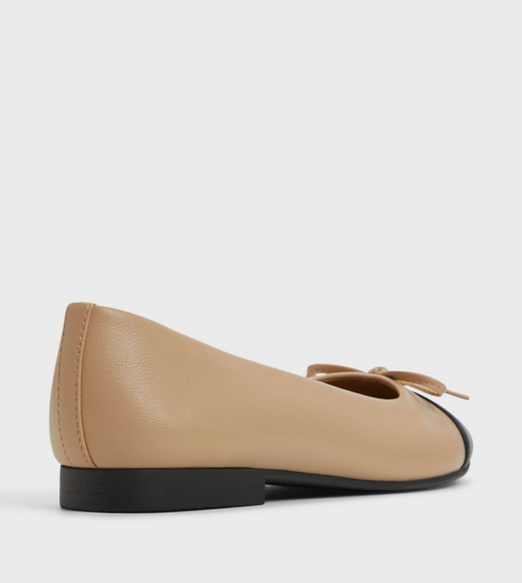SWEETY Cap Toe Ballerinas