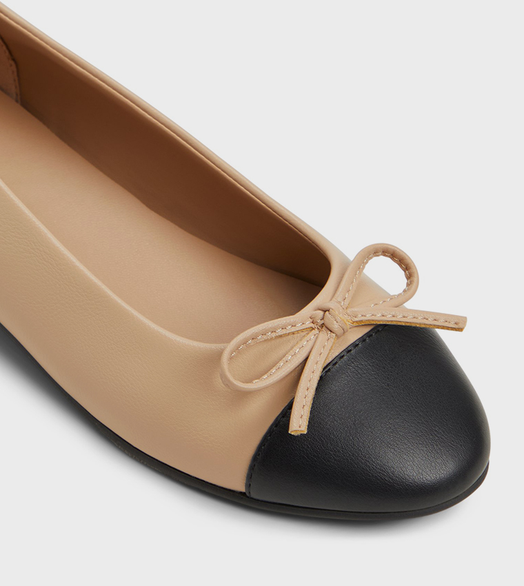 SWEETY Cap Toe Ballerinas